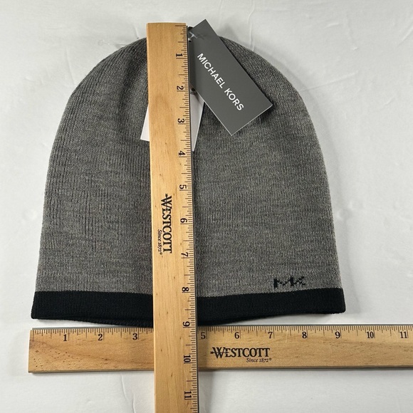Michael Kors Men’s Beanie Winter Hat Reversible Black And Gray 34012C New NWT - Picture 10 of 12